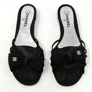 Chanel Black Grosgrain Bow Slide Sandals with Pearl Interlocking Logo  Size 39.5